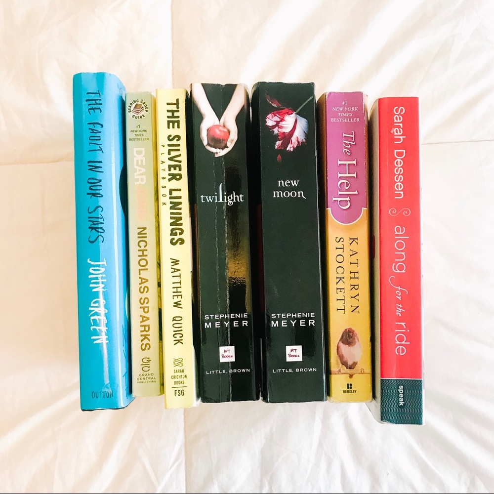 Huge (*gently used*) Book Bundle!! 📚